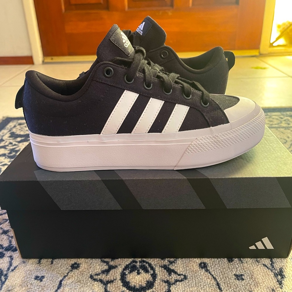 Adidas Bravata 2.0 platform. Size 8